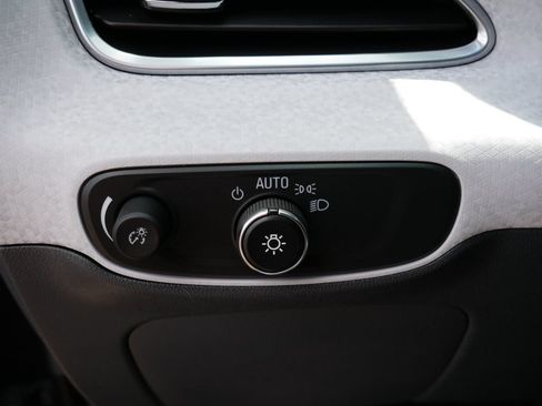 Used 2020 Chevrolet Bolt LT FWD image 16