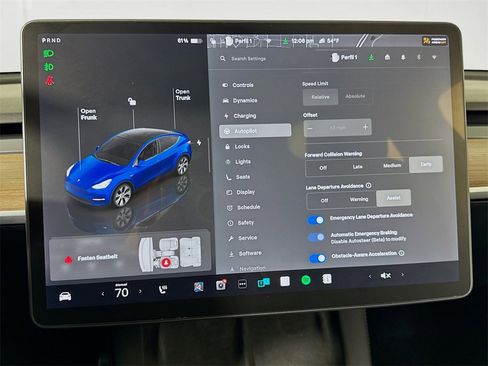 Used 2022 Tesla Model Y Long Range image 30