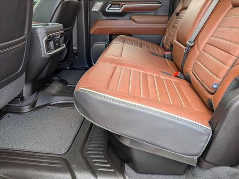 Used 2025 GMC Sierra 2500 Denali Ultimate w/ Max Trailering Package AWD/4WD image 19