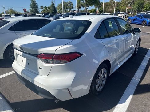 Used 2023 Toyota Corolla LE image 4
