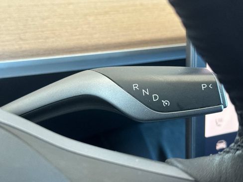 Used 2021 Tesla Model Y Long Range AWD/4WD image 21