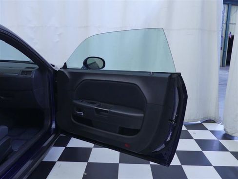 Used 2014 Dodge Challenger SXT RWD image 16