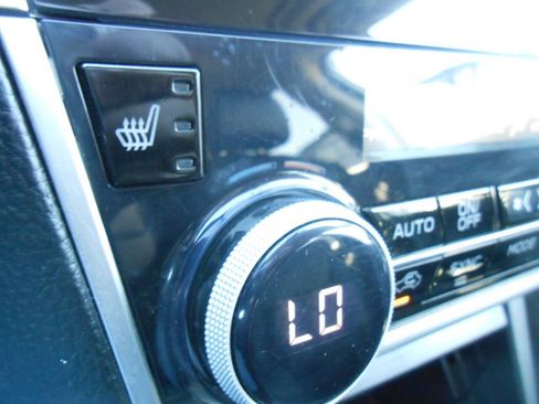 Used 2018 Subaru Outback 2.5i Limited image 16