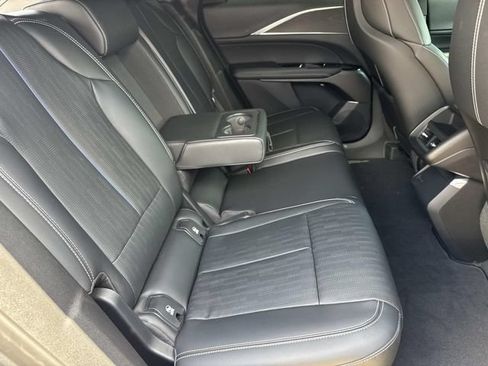 Used 2024 Cadillac Lyriq Luxury w/ LPO, Floor Liner Package AWD/4WD image 11