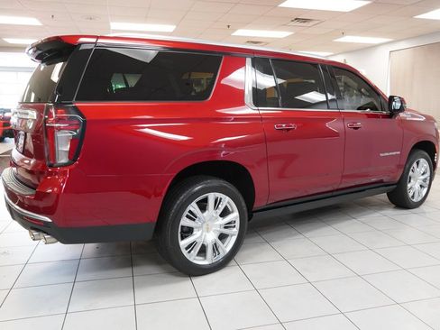 Used 2024 Chevrolet Suburban High Country w/ Advanced Technology Package AWD/4WD image 16