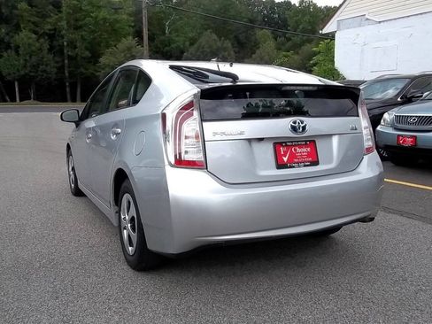Used 2015 Toyota Prius Three FWD image 2