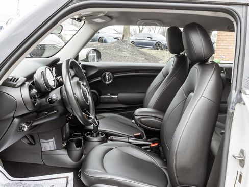 Used 2020 MINI Cooper 2-Door Hardtop image 25