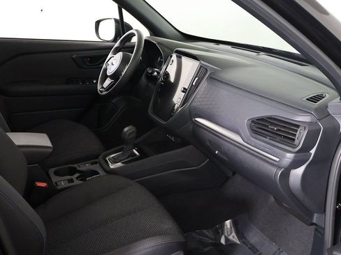 Used 2025 Subaru Forester Premium AWD/4WD image 24