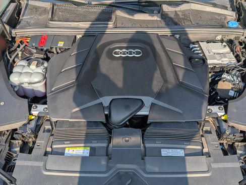 Used 2021 Audi Q8 Premium Plus w/ Premium Plus Package AWD/4WD image 9