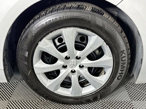 Used 2023 Toyota Corolla LE image 41