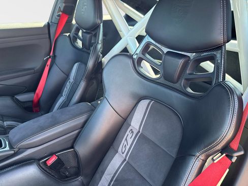 Certified 2018 Porsche 911 GT3 RWD image 16