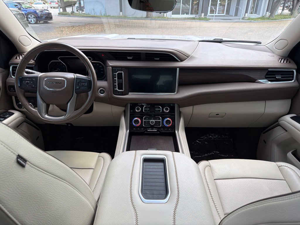 Used 2021 GMC Yukon Denali w/ Denali Premium Package AWD/4WD image 26