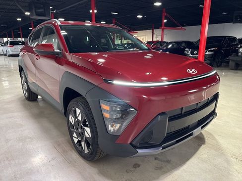 Used 2025 Hyundai Kona SEL AWD/4WD image 8