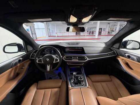 Used 2022 BMW X7 M50i w/ Dynamic Handling Package image 23