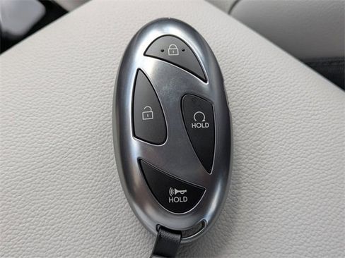 Used 2025 Hyundai Elantra Limited image 37