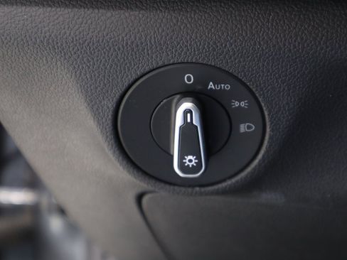 Used 2021 Volkswagen Jetta SE w/ SE Cold Weather Package image 26