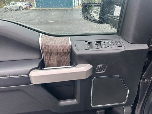 Used 2019 Ford F250 Lariat w/ Lariat Ultimate Package AWD/4WD image 7