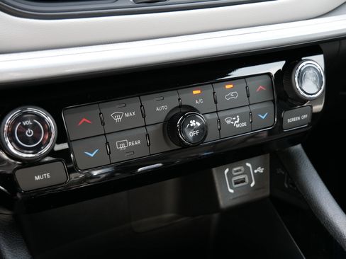 New 2026 Jeep Compass Limited AWD/4WD image 15