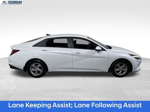 Used 2021 Hyundai Elantra SE FWD image 6