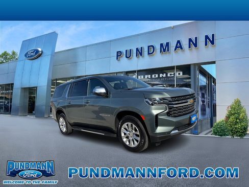 Used 2023 Chevrolet Suburban Premier image 1