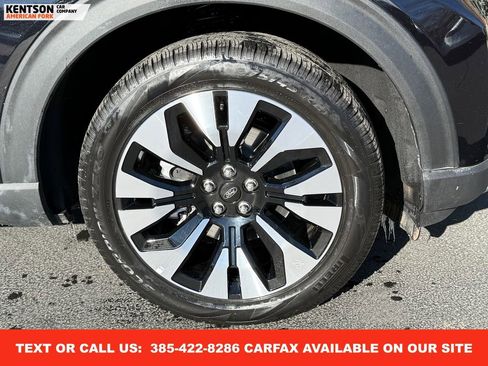 Used 2025 Ford Explorer Platinum w/ LUX Leather Package image 12