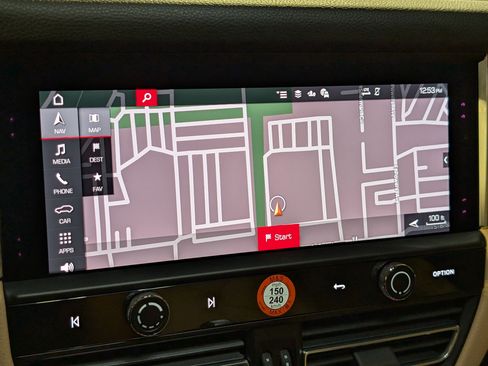 Certified 2026 Porsche Macan AWD/4WD image 36
