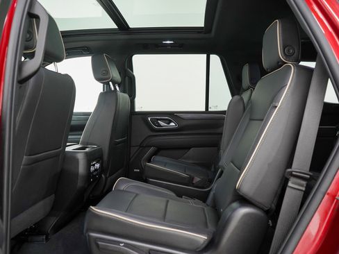 Used 2022 GMC Yukon SLT w/ SLT Premium Package AWD/4WD image 17