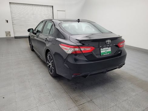 Used 2019 Toyota Camry SE FWD image 5