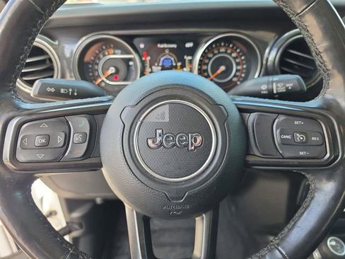 Used 2020 Jeep Gladiator Mojave AWD/4WD image 33