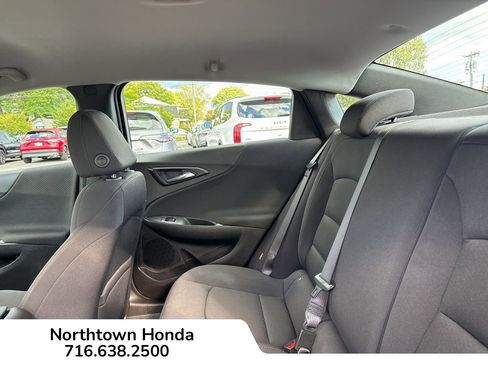Used 2022 Chevrolet Malibu LS image 18