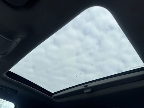 Used 2019 GMC Acadia SLT w/ LPO, Floor Liner Package image 16