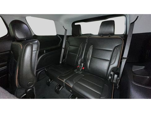 Used 2022 GMC Acadia AT4 w/ GMC Pro Grade Package AWD/4WD image 17