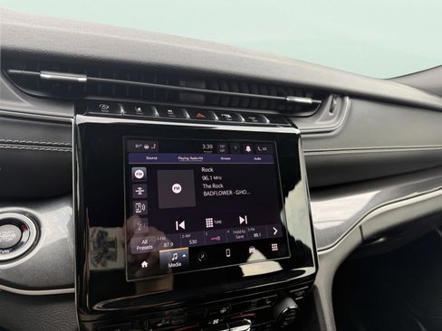 Used 2022 Jeep Grand Cherokee Altitude image 21