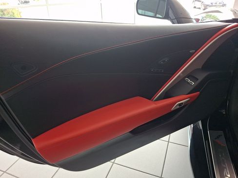 Used 2016 Chevrolet Corvette Z06 w/ 3LZ Preferred Equipment Group RWD image 11