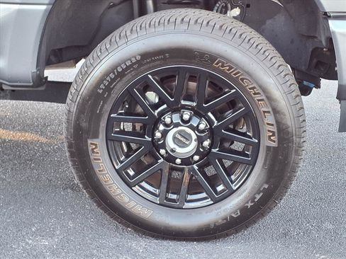 Used 2021 Ford F350 Lariat image 31