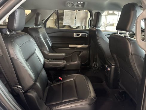 Used 2022 Ford Explorer XLT w/ Equipment Group 202A AWD/4WD image 37