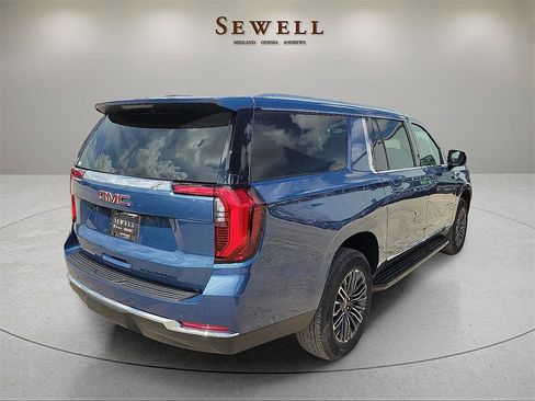 New 2026 GMC Yukon XL Elevation w/ LPO, Floor Liner Package image 5