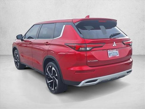 Used 2022 Mitsubishi Outlander SE image 7