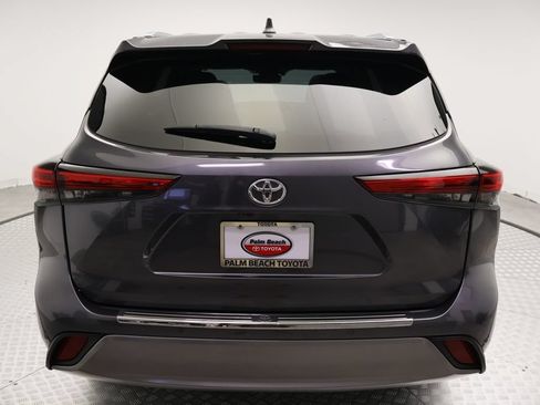 Used 2023 Toyota Highlander Platinum AWD/4WD image 10