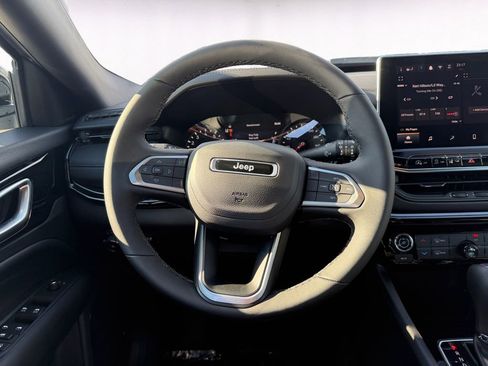 New 2026 Jeep Compass Latitude image 12
