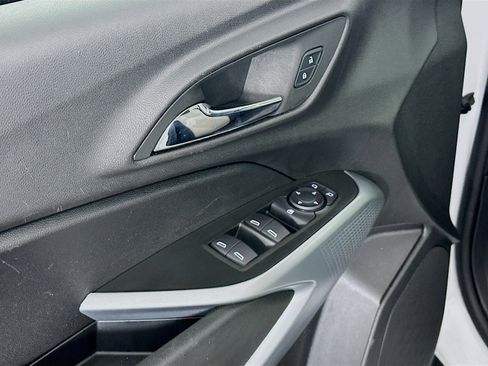 Used 2025 Chevrolet Trax LS FWD image 15