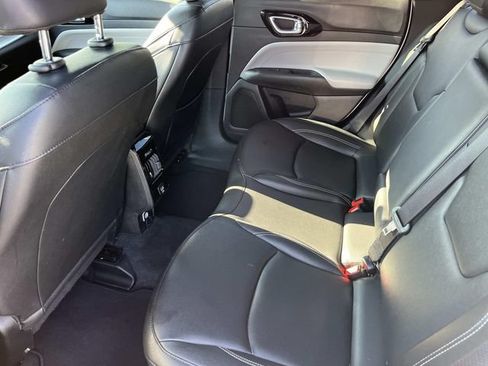 Used 2025 Jeep Compass Limited AWD/4WD image 17