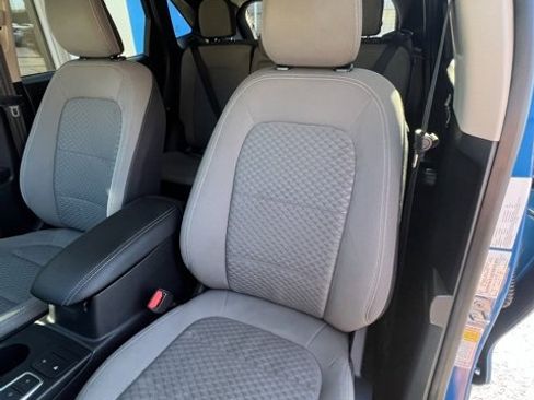Used 2020 Ford Escape SE image 10