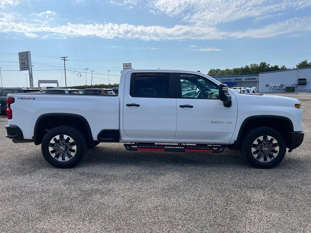 Used 2024 Chevrolet Silverado 2500 Custom w/ Custom Convenience Package AWD/4WD image 4