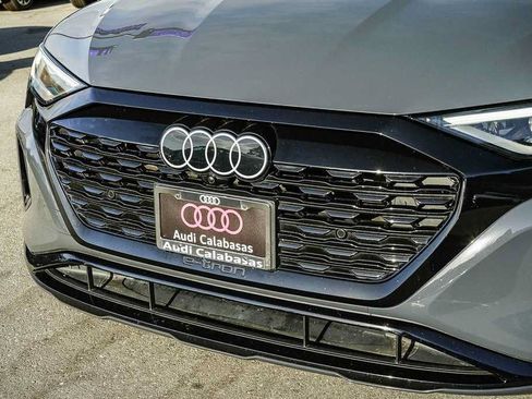 Used 2024 Audi Q8 e-tron Premium Plus AWD/4WD image 8