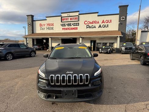 Used 2016 Jeep Cherokee Sport image 2