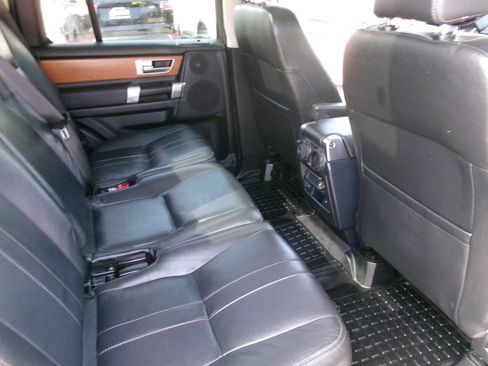Used 2016 Land Rover LR4 HSE Silver Edition AWD/4WD image 13