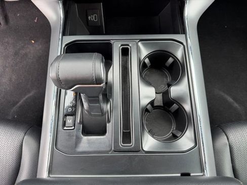 Used 2025 Ford F150 Lariat AWD/4WD image 19
