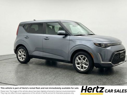 Used 2025 Kia Soul LX w/ LX Technology Package FWD image 1