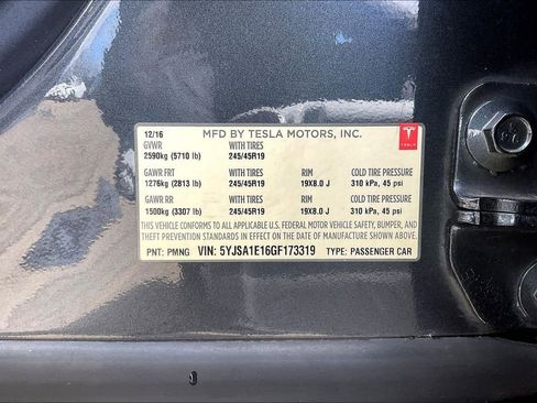 Used 2016 Tesla Model S 60 image 19